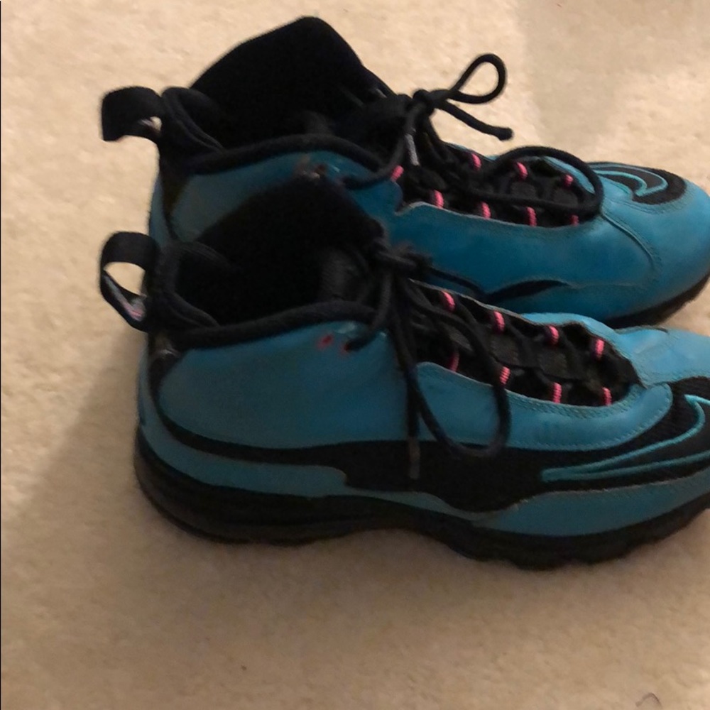 Nike Blue Sneakers - Picture 2 of 7
